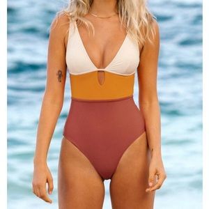 Cupshe Rose Colorblock One Piece Swimsuit